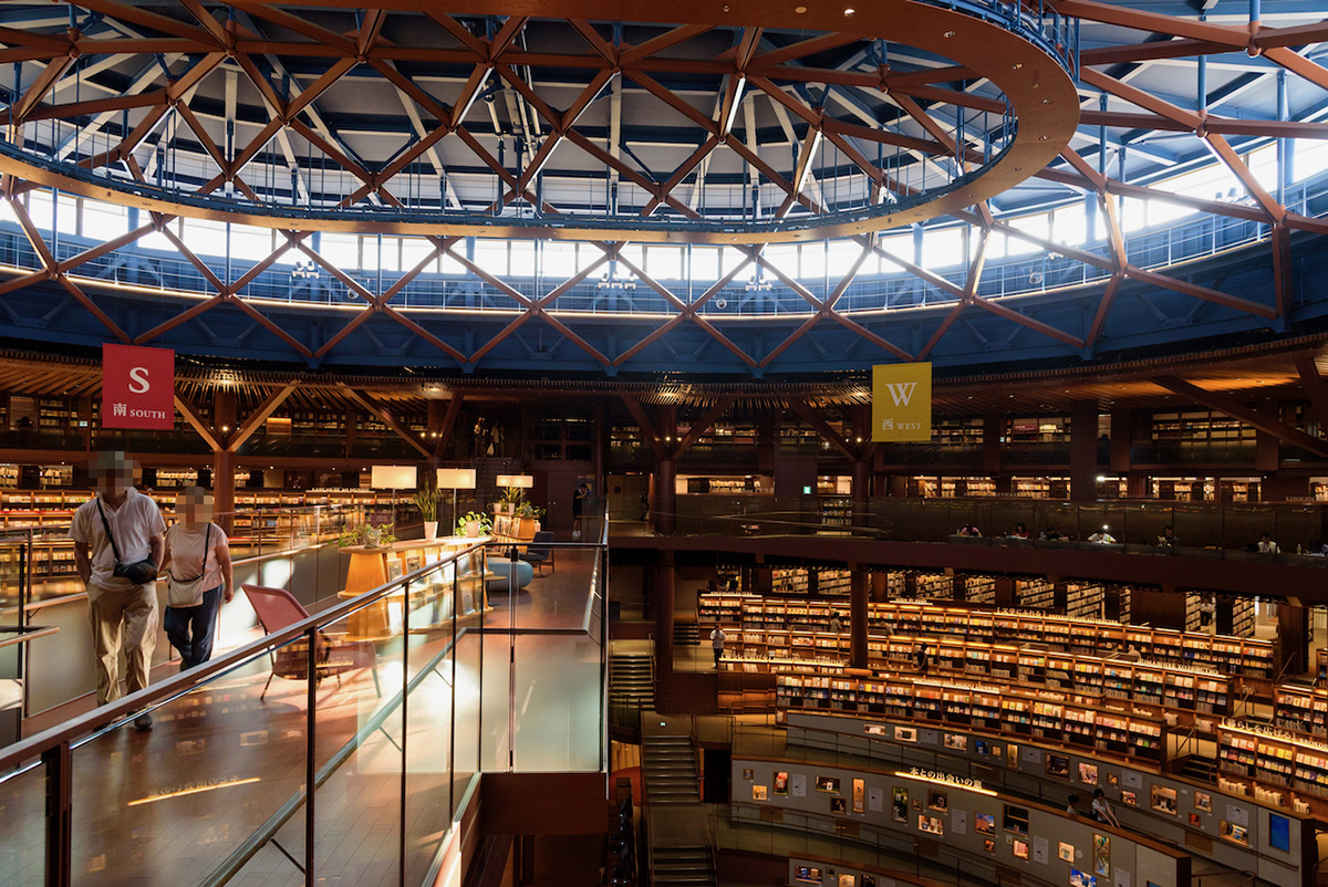 石川県立図書館