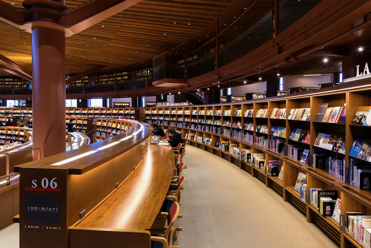 石川県立図書館